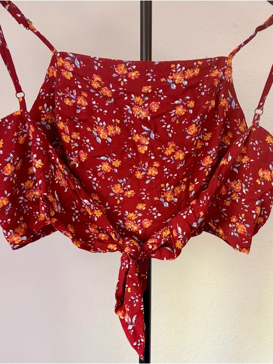 Aeropostale Tops - NWT Aeropostale Red Floral Crop Top Back Tie Design Size S